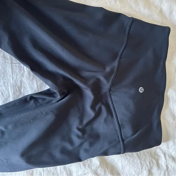 Lululemon asymmetrical waist align leggings size 6 - Picture 5 of 6